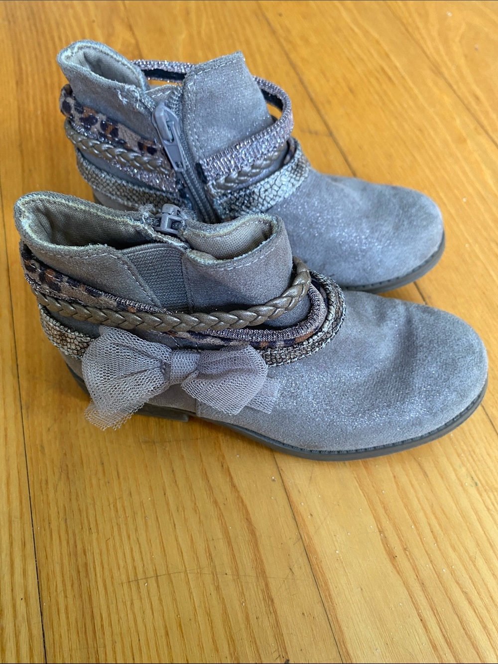 Girls' Grey Sparkle Ankle Boots with Braided Straps and Tulle Bow